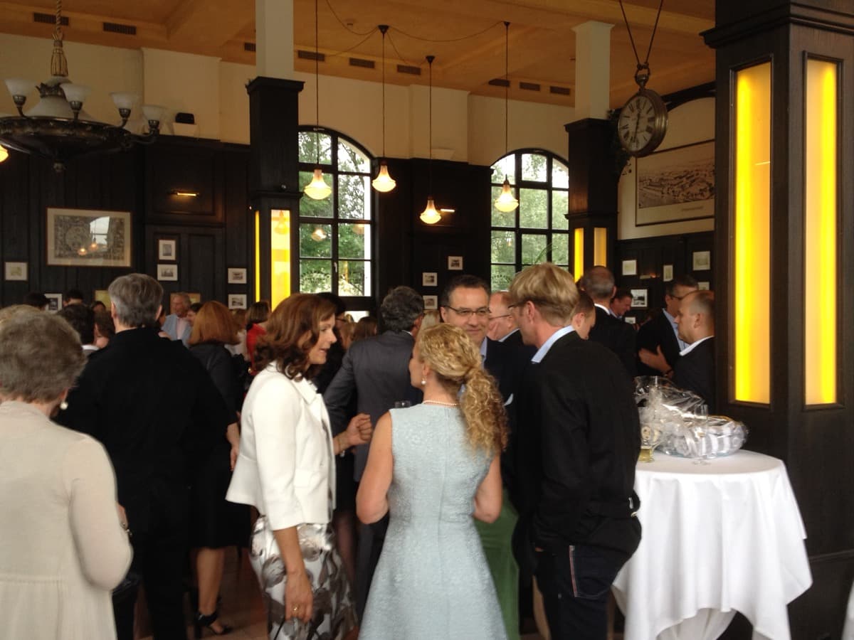 Ausgelassene Stimmung auf Geburtstagsparty