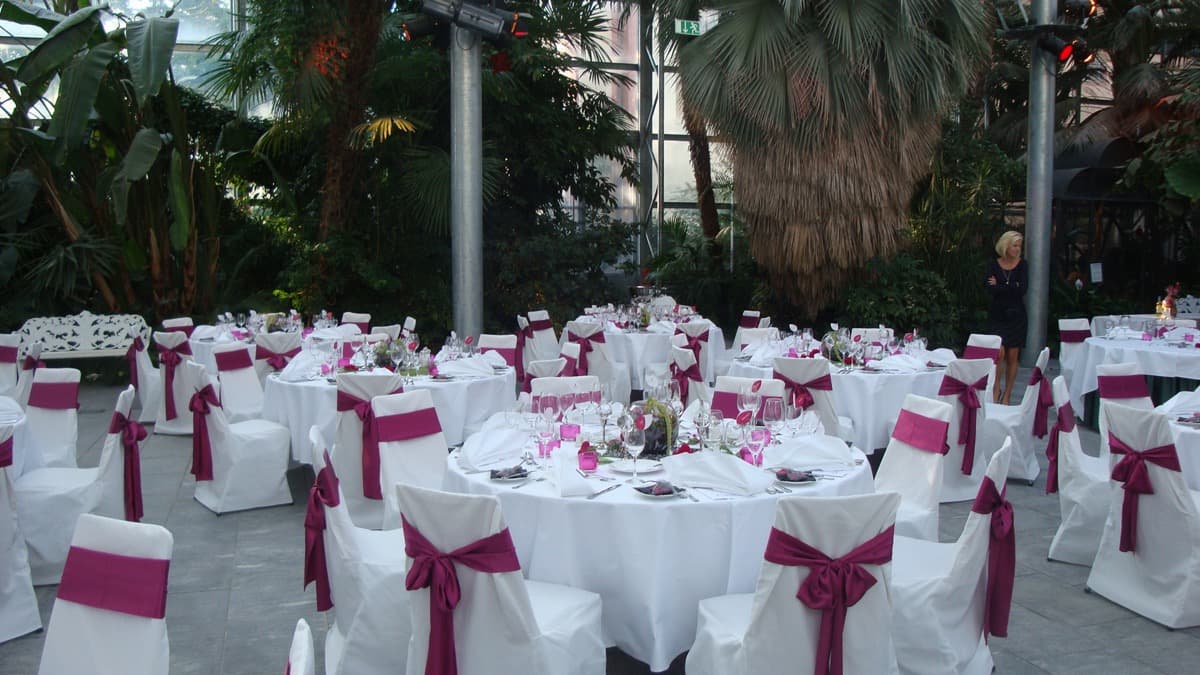 Elegante Hochzeitslocation mit Tischdeko